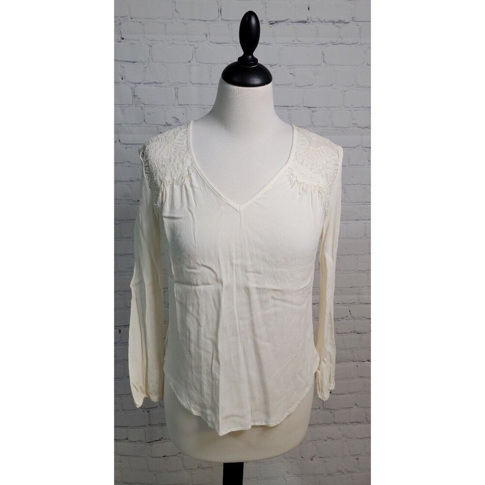 Karen Kane Blouse Sz XS V Neck Crochet Lace Shoulder Back Cream Classy Boho